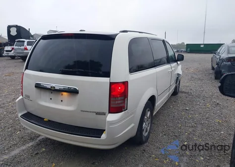2010 Chrysler Town & Country Touring из США, поврежденный, VIN 2A4RR5D15AR176055